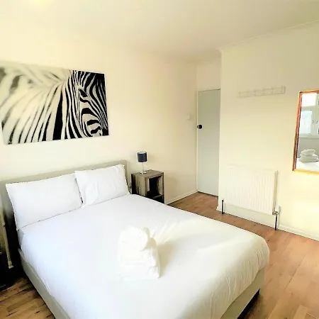 Stepney Green Comfy Double Bed Rooms 14